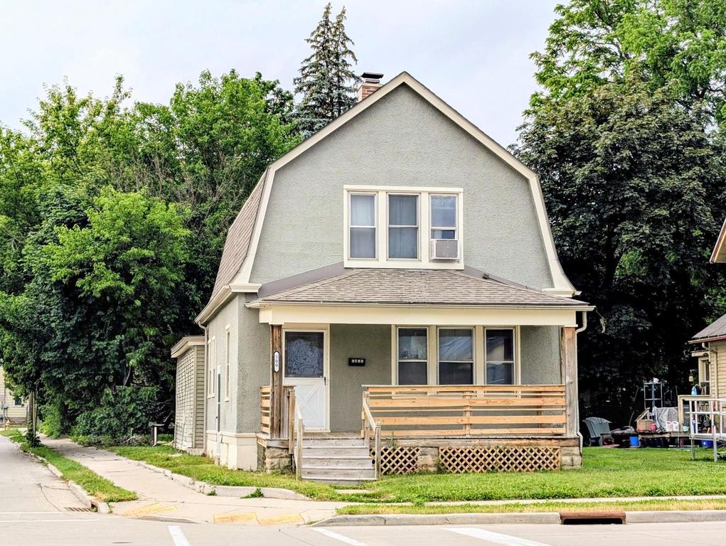 500 E Main STREET, Waukesha, WI 53186