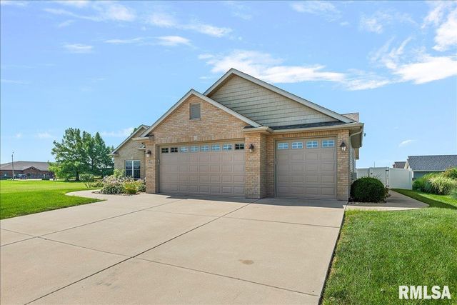 3516 FERNWOOD Drive, Springfield, IL 62711