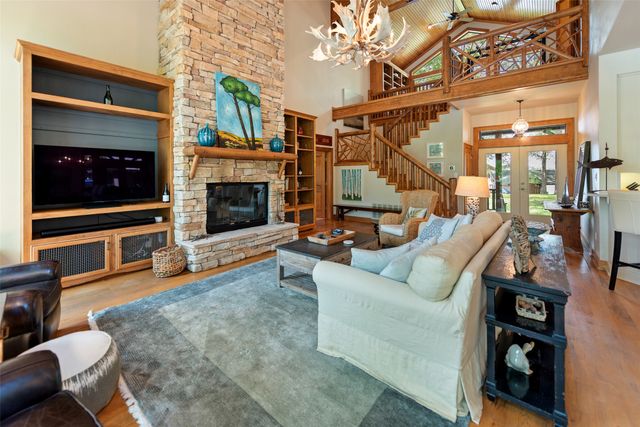 785 Windy Point Drive, Mount Vernon, TX 75457