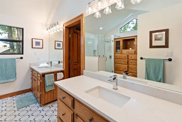 785 Windy Point Drive, Mount Vernon, TX 75457