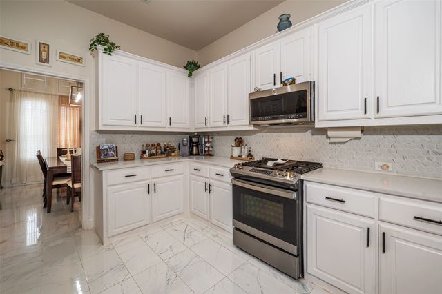 5925 Legend Lane, The Colony, TX 75056