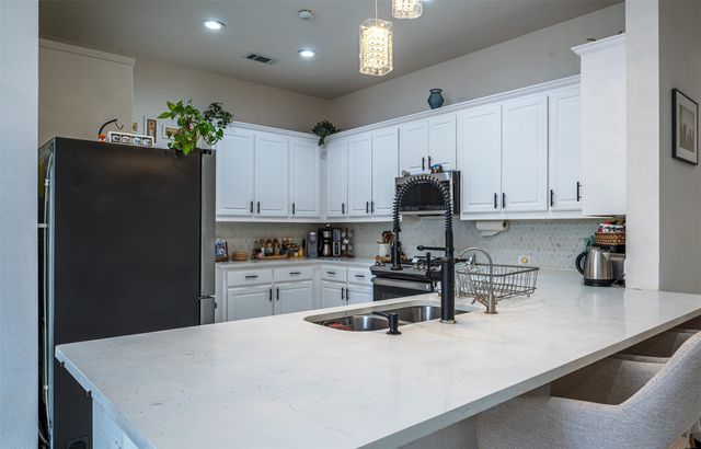 5925 Legend Lane, The Colony, TX 75056