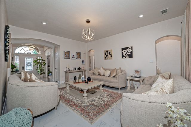 5925 Legend Lane, The Colony, TX 75056
