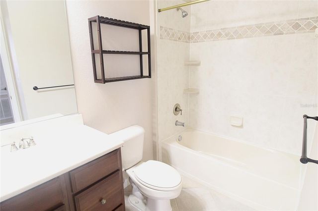 3474 PARKRIDGE CIRCLE 32-203, Sarasota, FL 34243