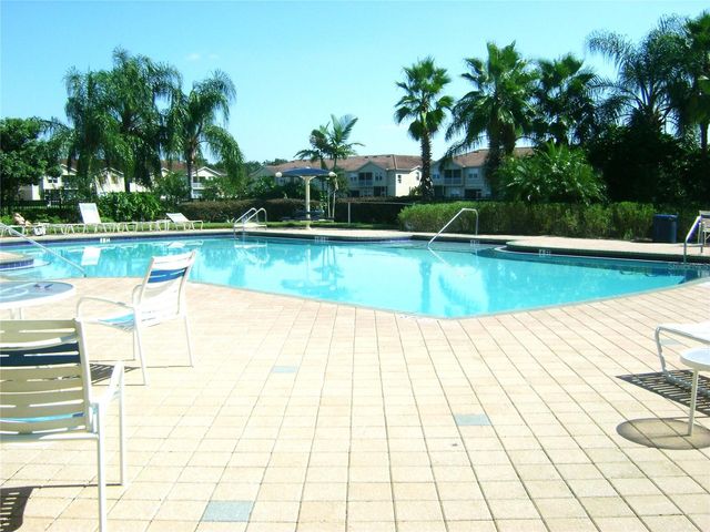 3474 PARKRIDGE CIRCLE 32-203, Sarasota, FL 34243