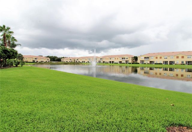 3474 PARKRIDGE CIRCLE 32-203, Sarasota, FL 34243