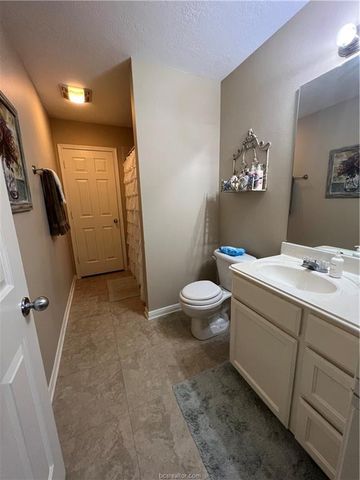 11349 North Dowling Road, College Station, TX 77845