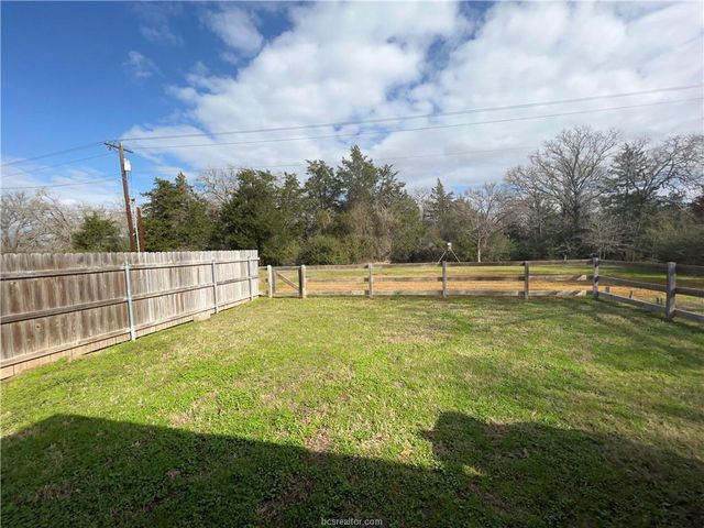 11349 North Dowling Road, College Station, TX 77845