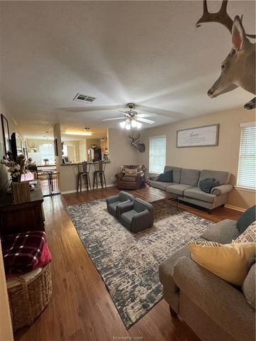 11349 North Dowling Road, College Station, TX 77845