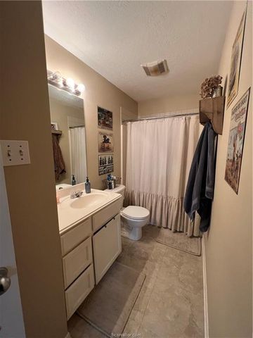 11349 North Dowling Road, College Station, TX 77845