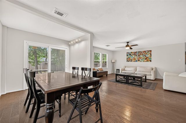 202 N Vesper Bend Circle, The Woodlands, TX 77382