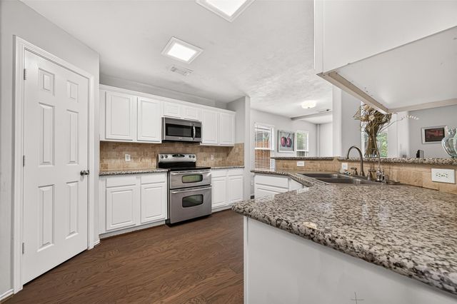 202 N Vesper Bend Circle, The Woodlands, TX 77382