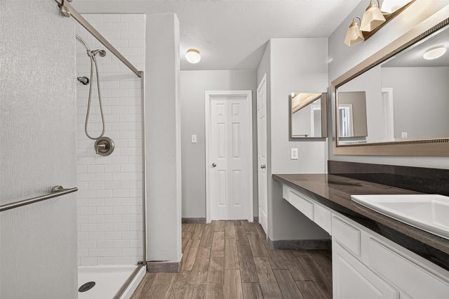 202 N Vesper Bend Circle, The Woodlands, TX 77382