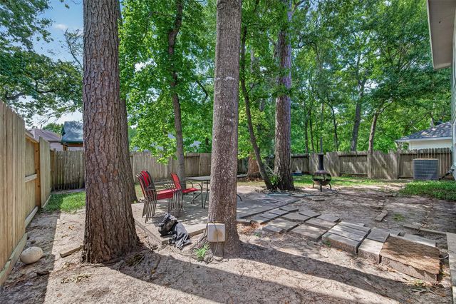 202 N Vesper Bend Circle, The Woodlands, TX 77382