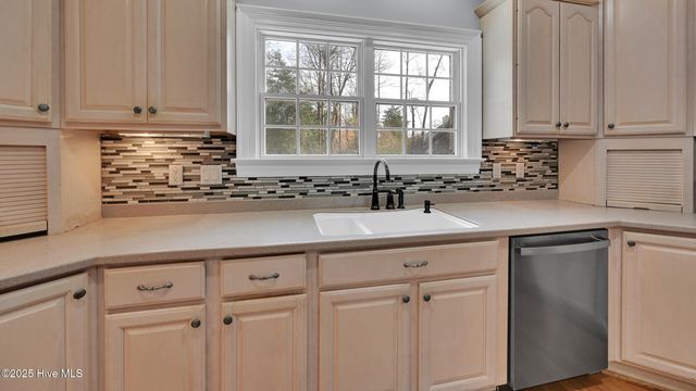 300 Silverleaf Court, Greenville, NC 27834