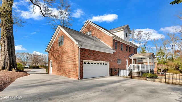 300 Silverleaf Court, Greenville, NC 27834