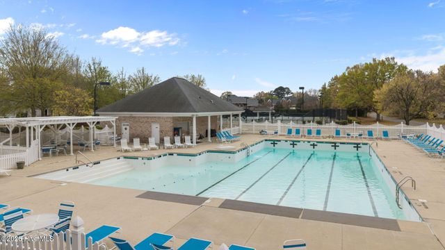 300 Silverleaf Court, Greenville, NC 27834