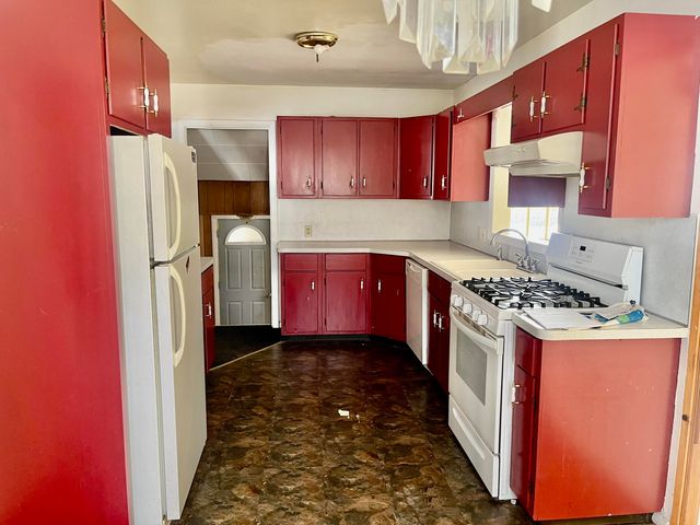 1055 Horton Road, Muskegon, MI 49445