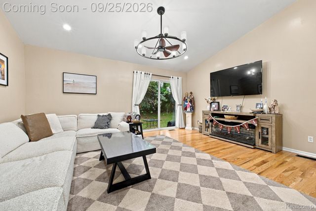41150 Bermuda Drive, Sterling Heights, MI 48314