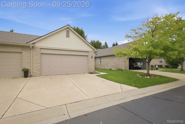 41150 Bermuda Drive, Sterling Heights, MI 48314