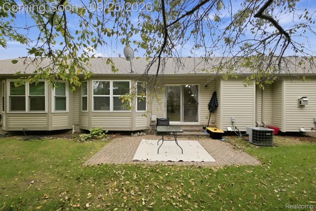 41150 Bermuda Drive, Sterling Heights, MI 48314