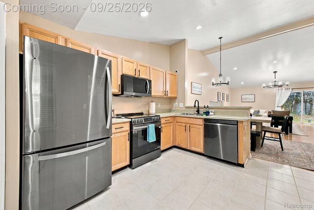 41150 Bermuda Drive, Sterling Heights, MI 48314
