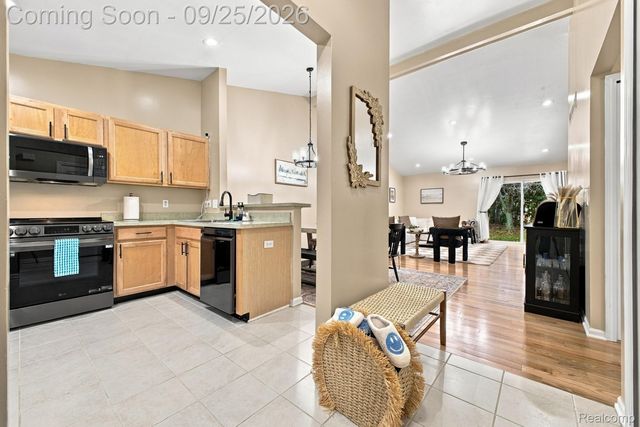 41150 Bermuda Drive, Sterling Heights, MI 48314