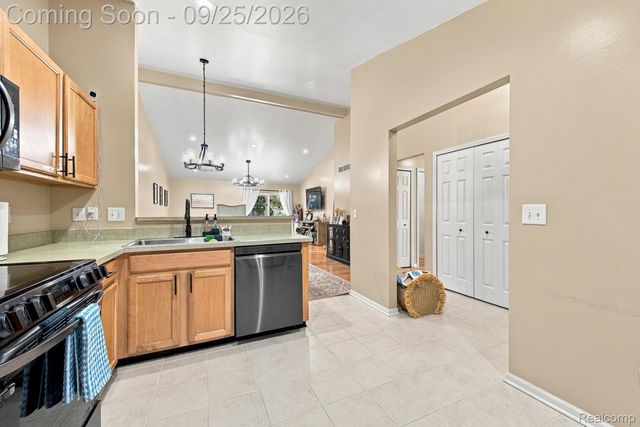 41150 Bermuda Drive, Sterling Heights, MI 48314