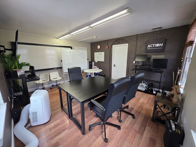 46-48 Maverick Sq, Boston, MA 02128