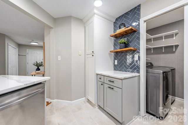 6039 Gray Gate Lane B, Charlotte, NC 28210