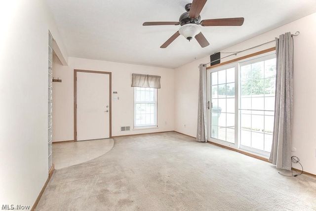 20325 Williamsburg Court 310B, Middleburg Heights, OH 44130