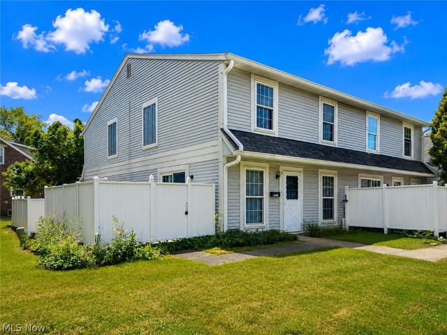 20325 Williamsburg Court 310B, Middleburg Heights, OH 44130