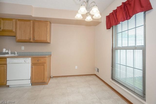 20325 Williamsburg Court 310B, Middleburg Heights, OH 44130