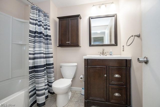 20325 Williamsburg Court 310B, Middleburg Heights, OH 44130
