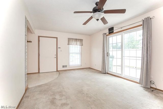 20325 Williamsburg Court 310B, Middleburg Heights, OH 44130