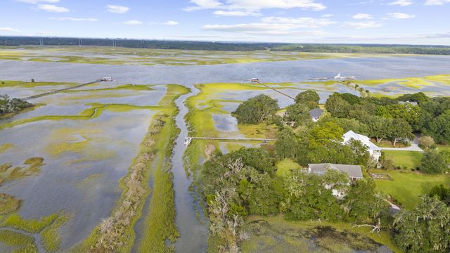 2411 Kemway Road, Johns Island, SC 29455