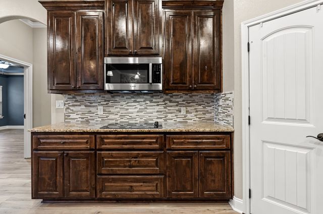 61 N Shore Circle, Waco, TX 76708