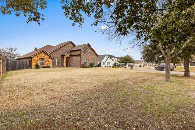 61 N Shore Circle, Waco, TX 76708