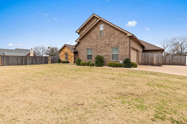 61 N Shore Circle, Waco, TX 76708