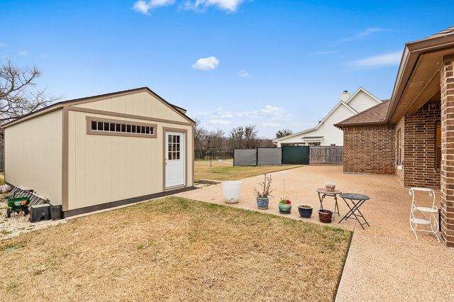 61 N Shore Circle, Waco, TX 76708