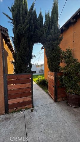 806 E 91st, Los Angeles, CA 90002