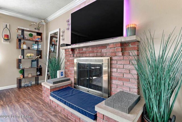 6017 Bay Pine Dr, Louisville, KY 40219