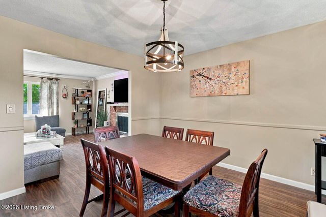6017 Bay Pine Dr, Louisville, KY 40219