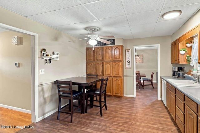 6017 Bay Pine Dr, Louisville, KY 40219