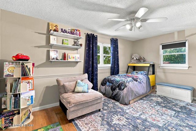 6017 Bay Pine Dr, Louisville, KY 40219