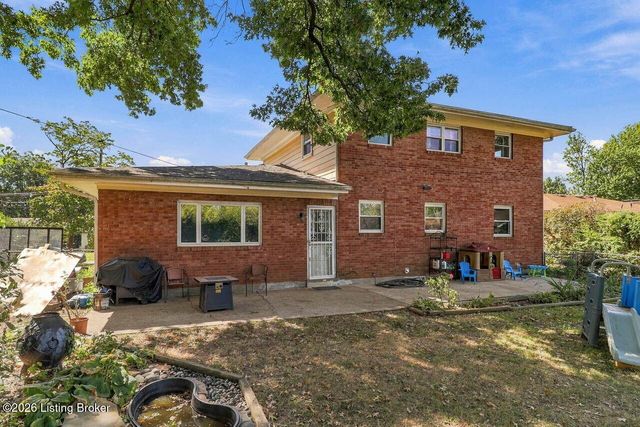 6017 Bay Pine Dr, Louisville, KY 40219