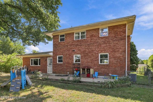 6017 Bay Pine Dr, Louisville, KY 40219