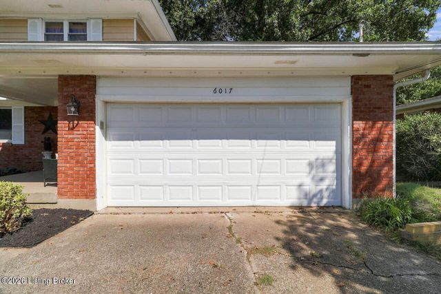 6017 Bay Pine Dr, Louisville, KY 40219