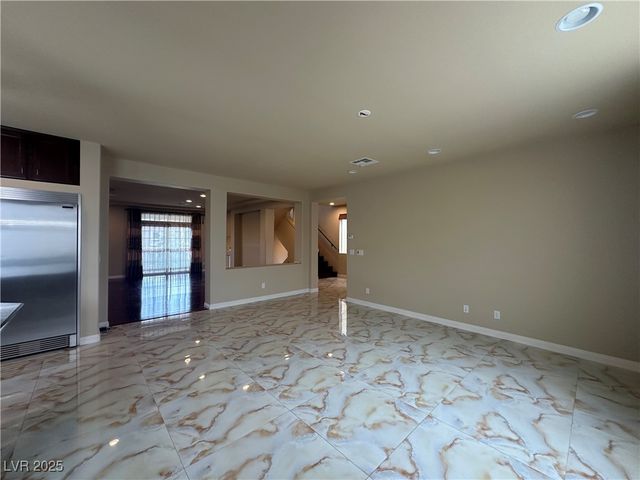 8125 Crimson Creek Court, Las Vegas, NV 89139