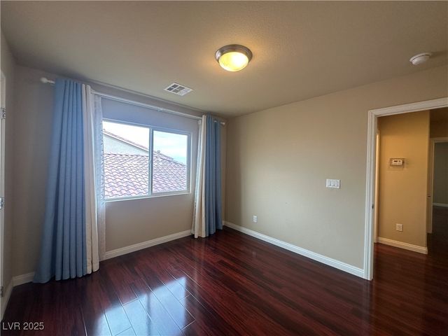 8125 Crimson Creek Court, Las Vegas, NV 89139